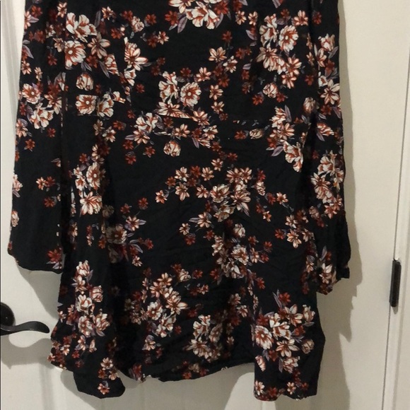 Bell Sleeve Dress - Picture 3 of 7